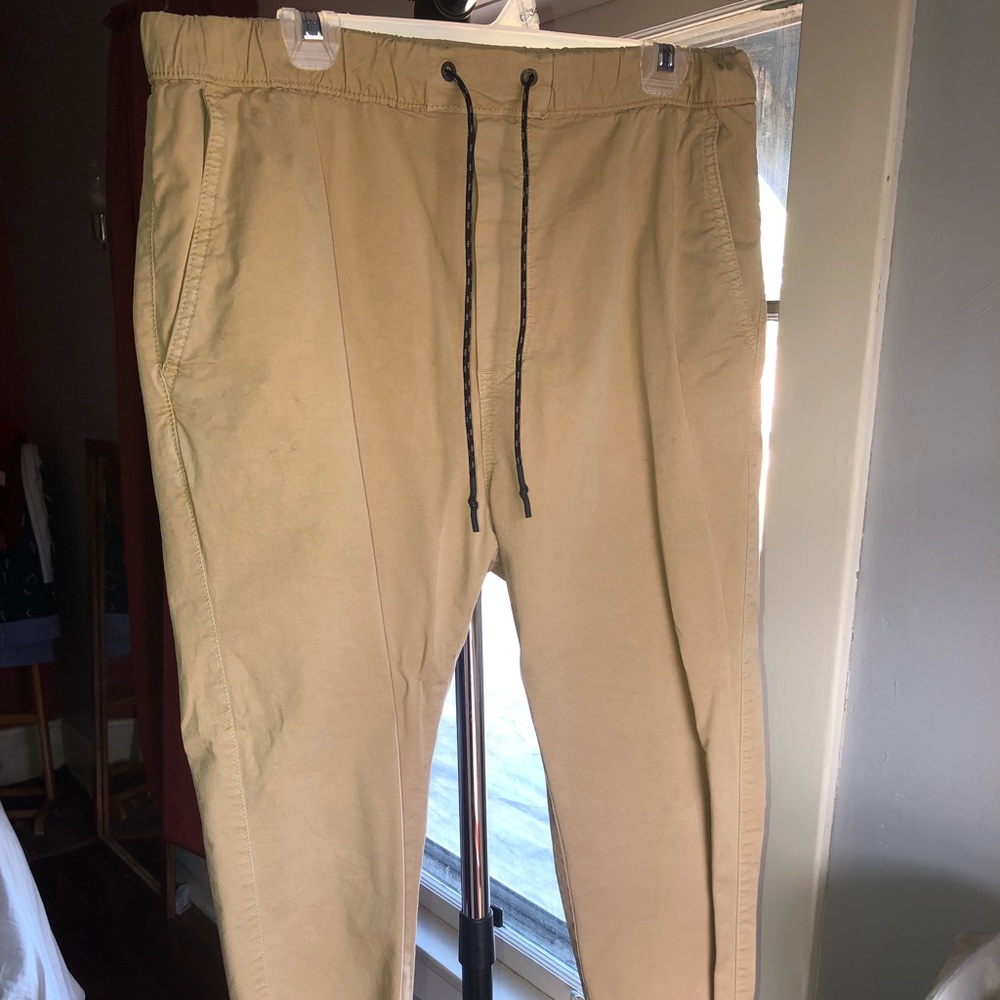 American Eagle Khaki Joggers *WORN ONCE* Size: L